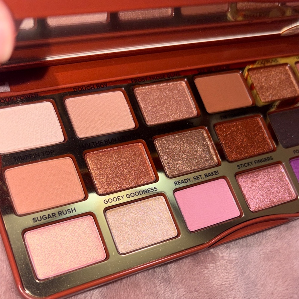 Too Faced Cinnamon Swirl Eyeshadow Palette